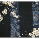 Kimono japonais fleurs de cerisier noir détail des motifs